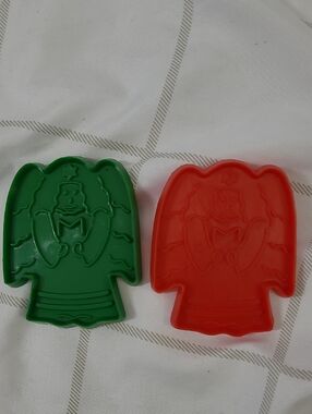 Angel-Shaped Cookie Cutters Green & Red Set Of 2 ♻️ 5/$10 ♻️
